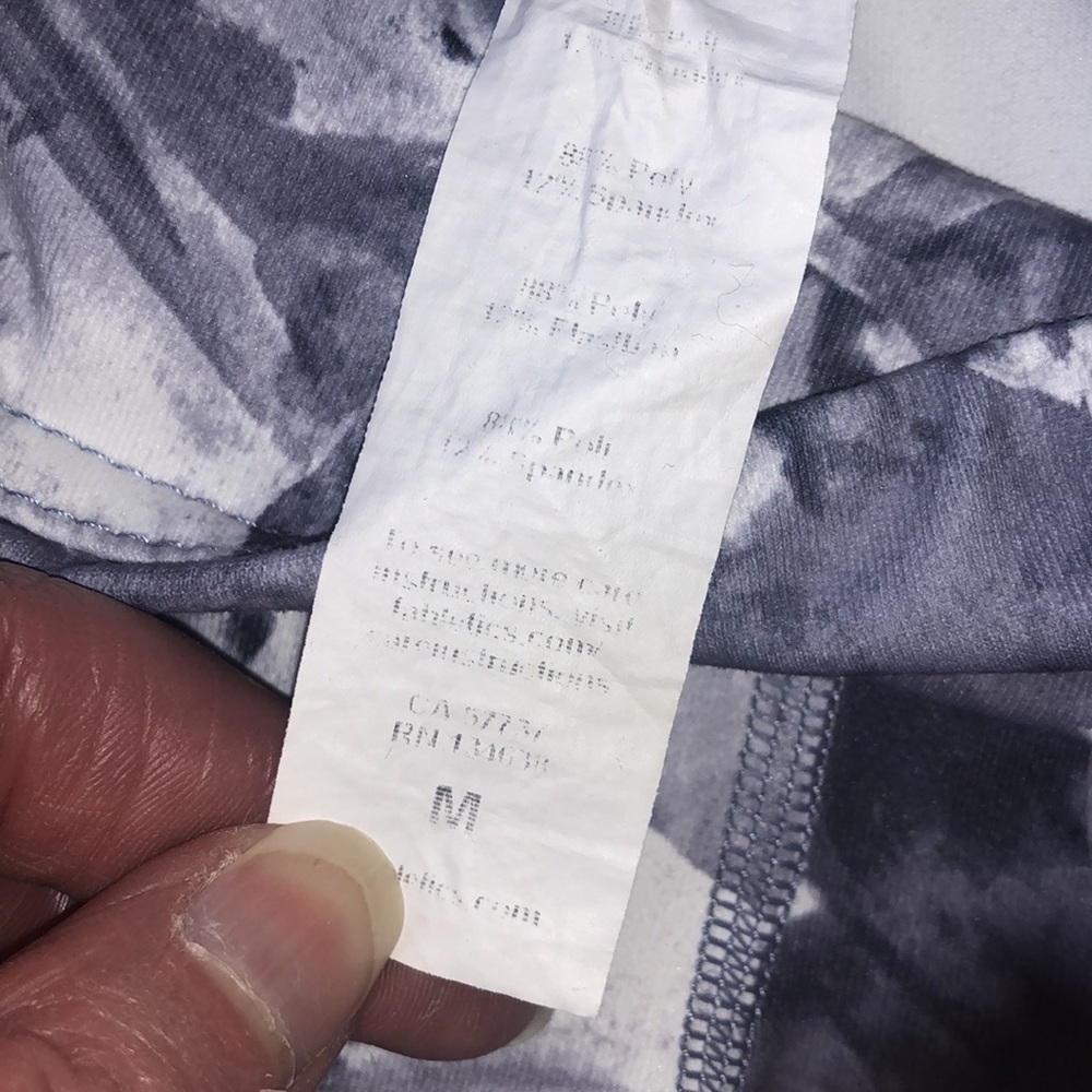 Fabletics Compression Shorts, Size Medium - image 4